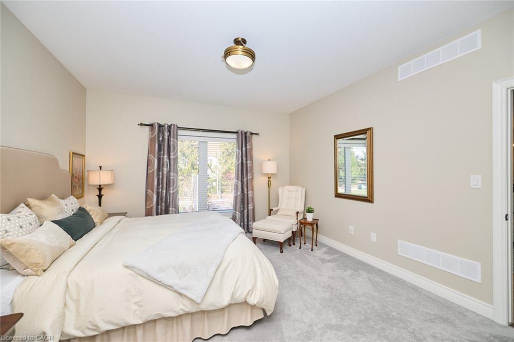 33 Butlers Drive S Property Photo 13