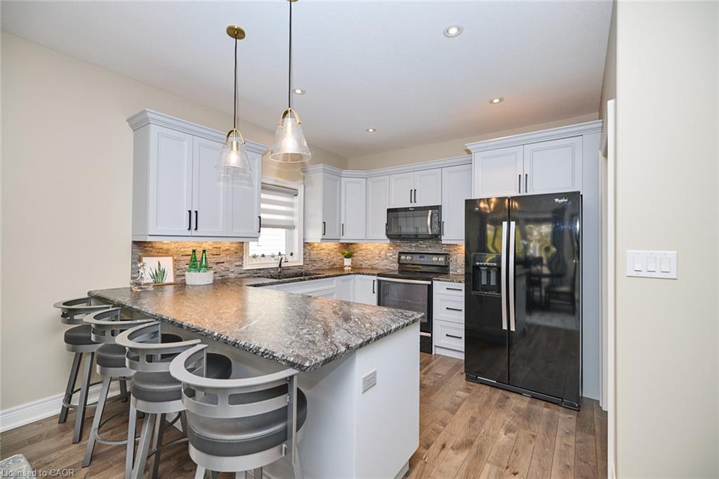 33 Butlers Drive S Property Photo 23
