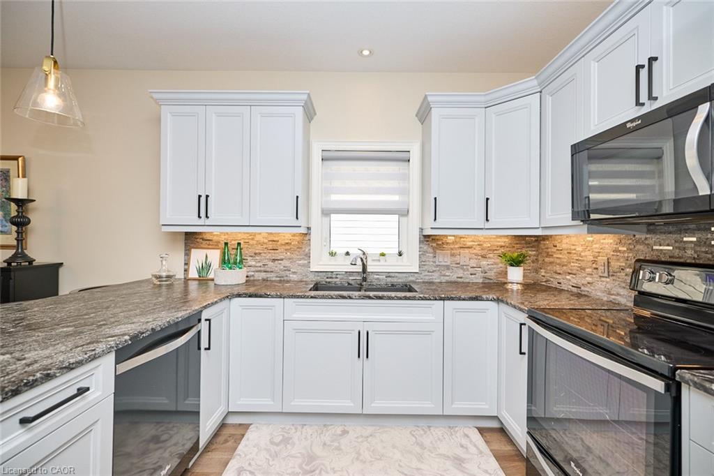 33 Butlers Drive S Property Photo 25
