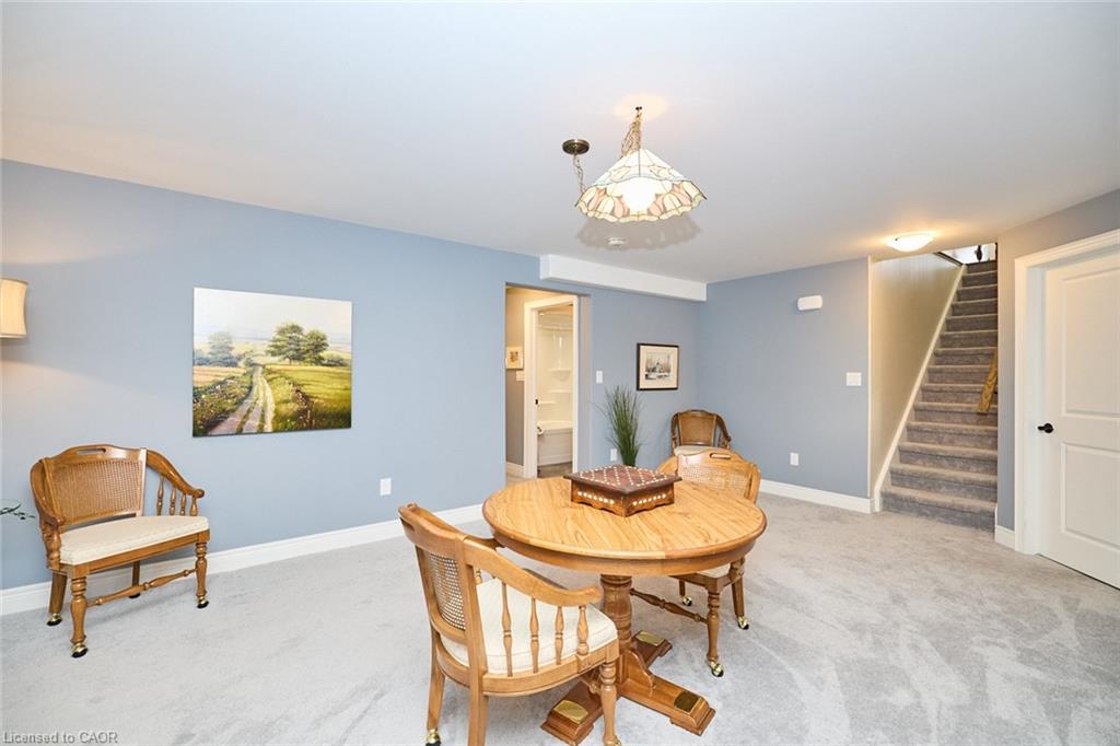 33 Butlers Drive S Property Photo 29