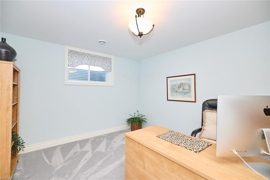 33 Butlers Drive S Property Photo 31