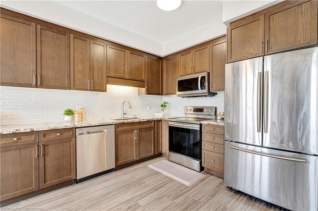 467 Avens Street Property Photo 8