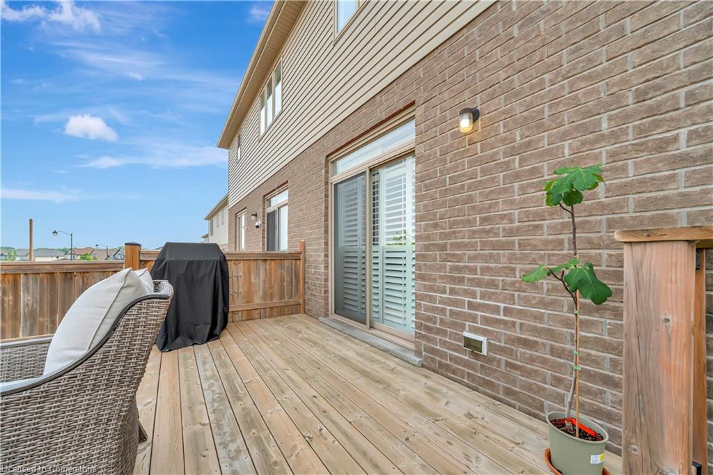 467 Avens Street Property Photo 30