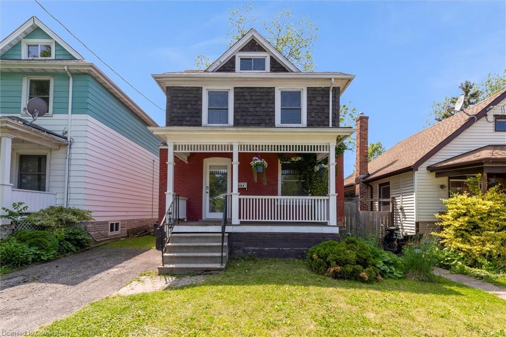 251 1/2 Lake Street Property Photo 1