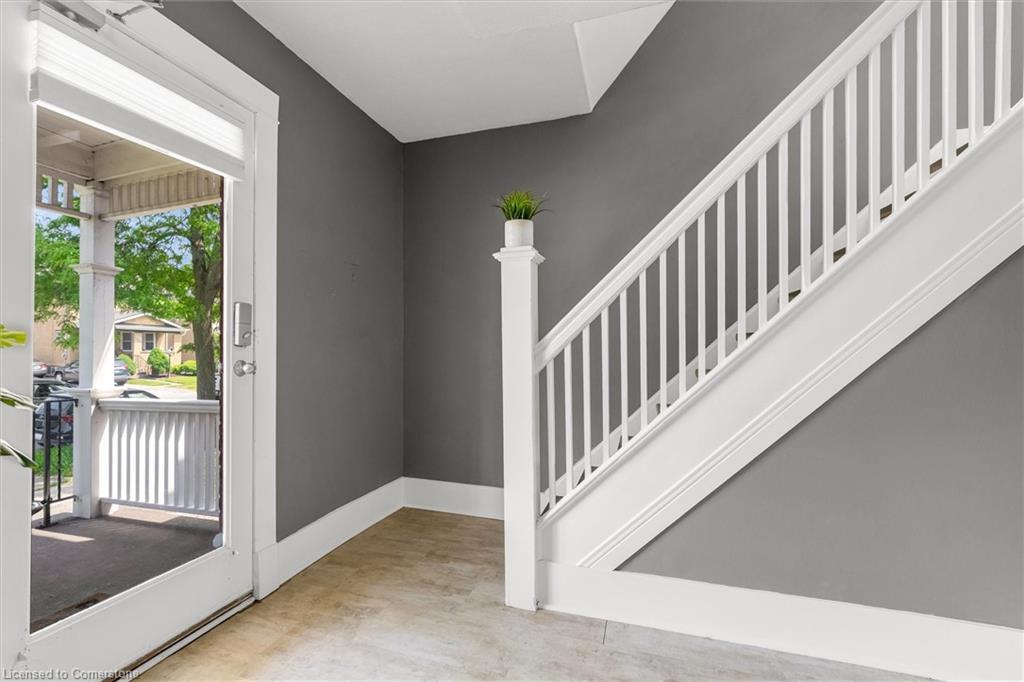 251 1/2 Lake Street Property Photo 2