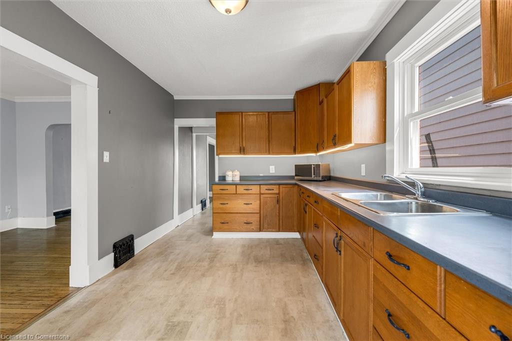 251 1/2 Lake Street Property Photo 11