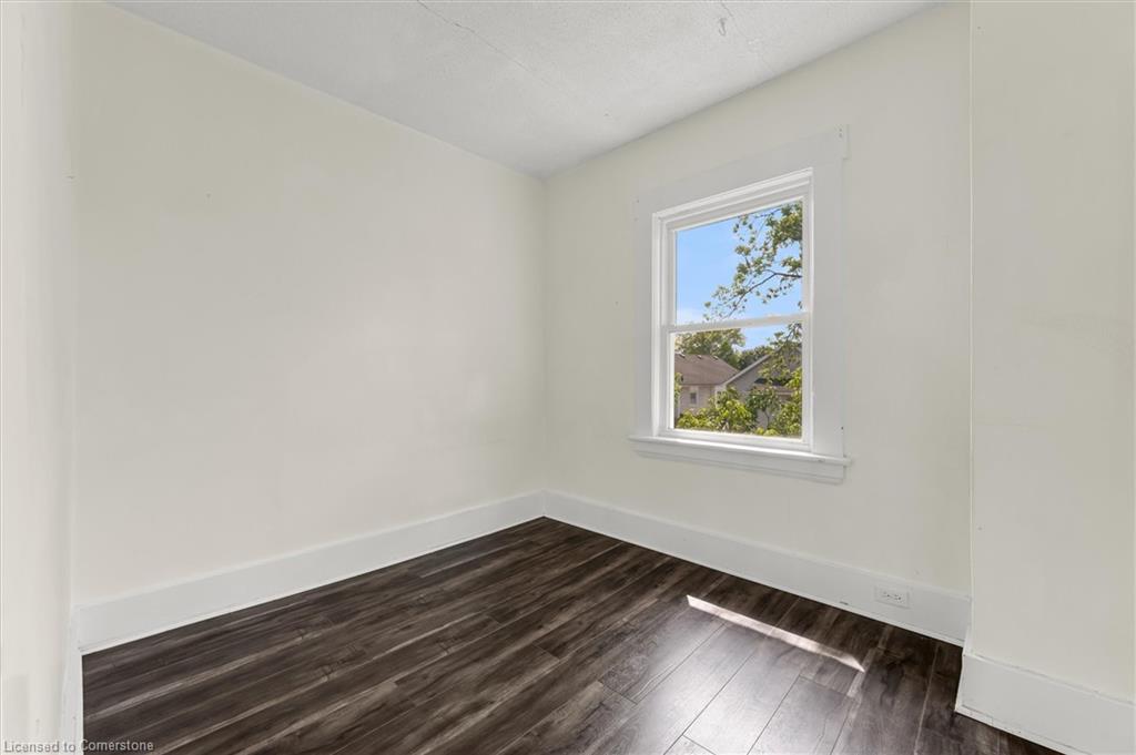 251 1/2 Lake Street Property Photo 18