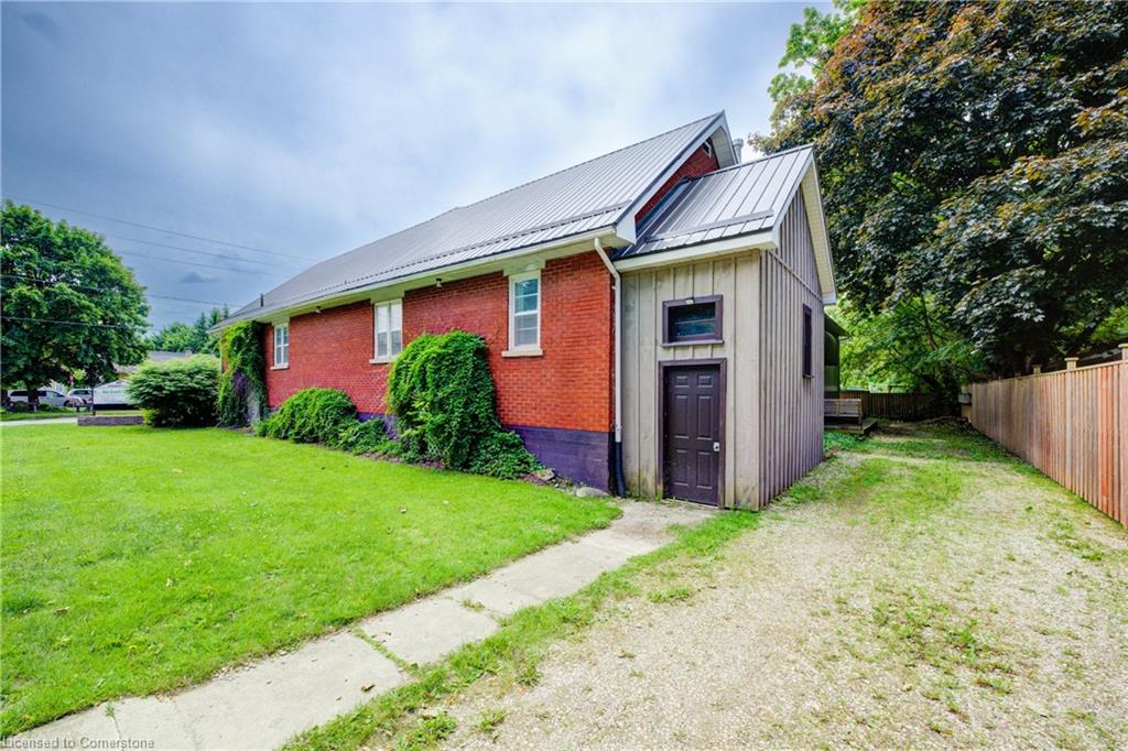 211 Birmingham Street W Property Photo 5
