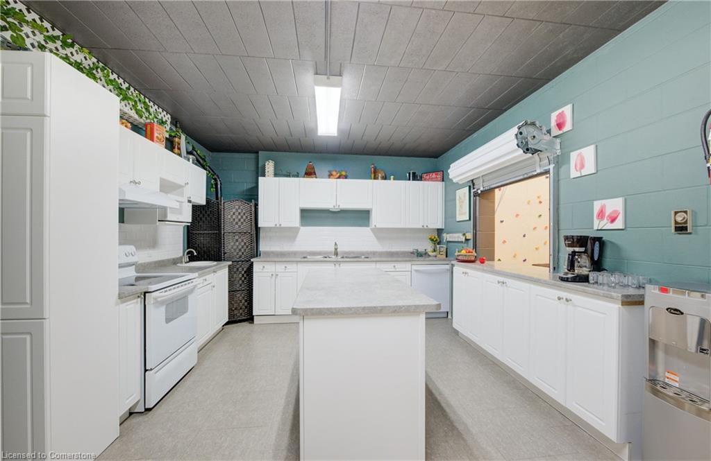211 Birmingham Street W Property Photo 31