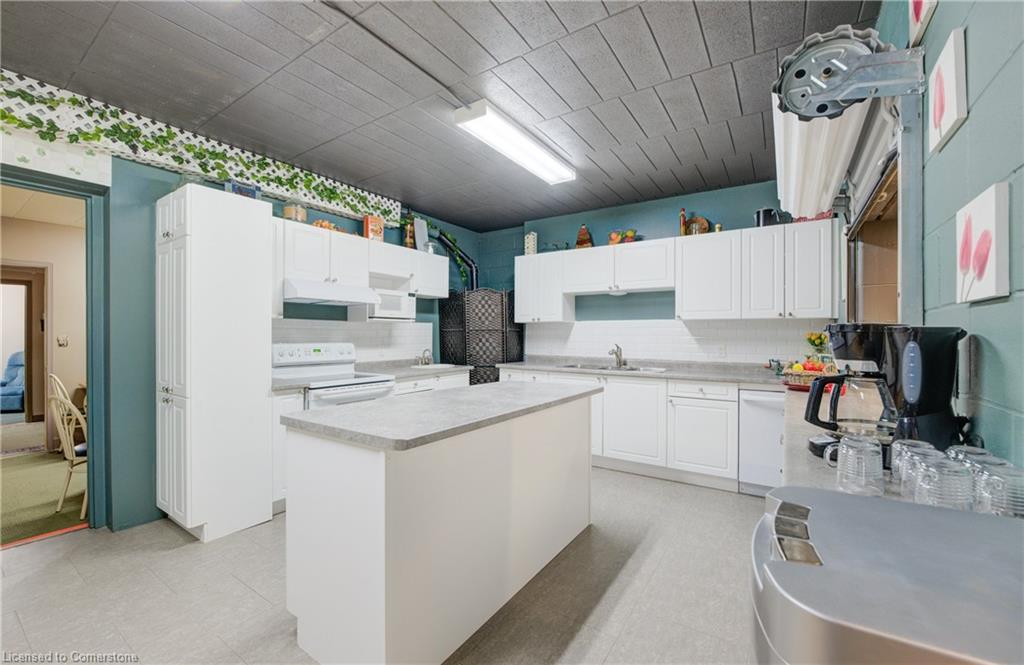 211 Birmingham Street W Property Photo 32