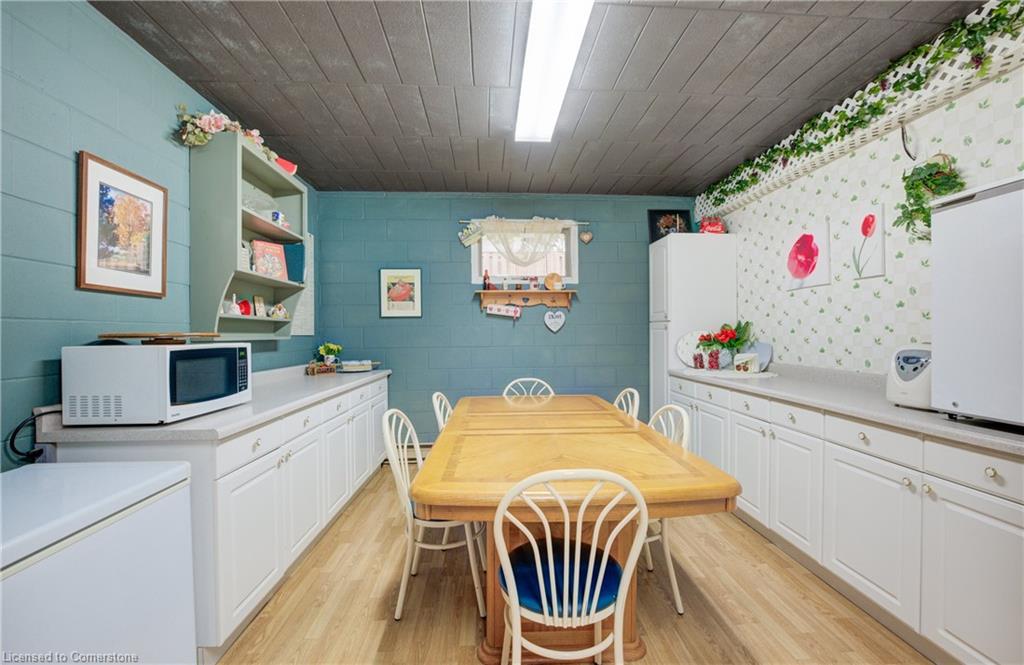 211 Birmingham Street W Property Photo 33