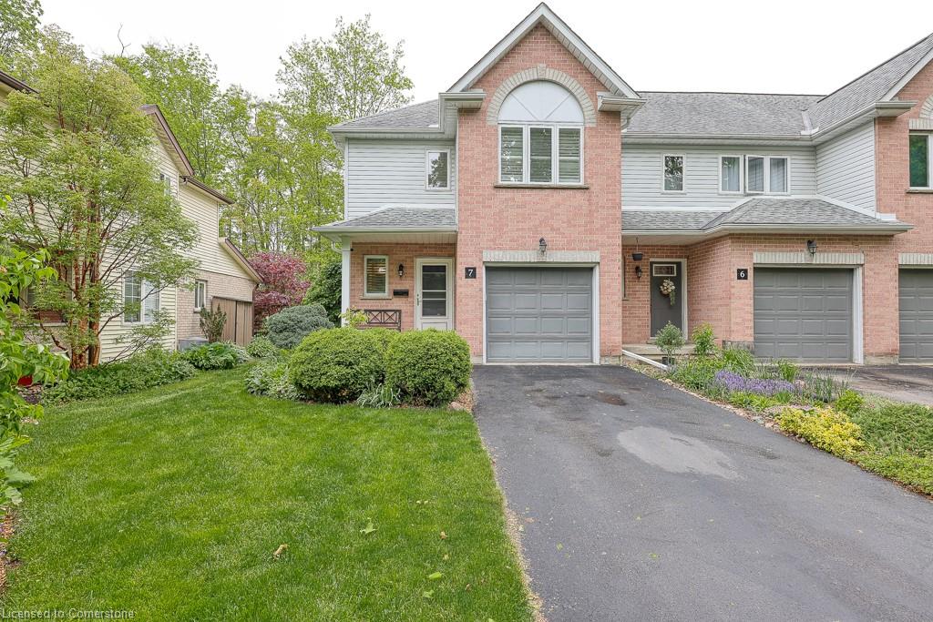 7-20 Forrest Avenue W Property Photo 2