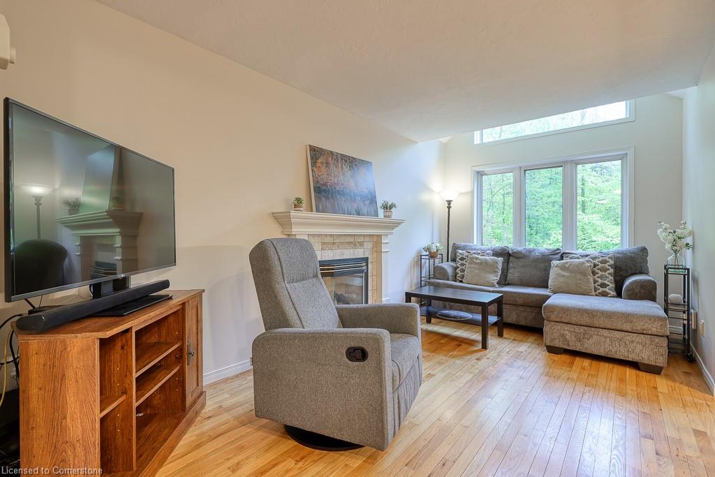 7-20 Forrest Avenue W Property Photo 6