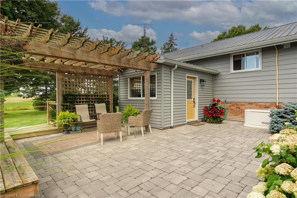 6854 Rainham Road Property Photo 8
