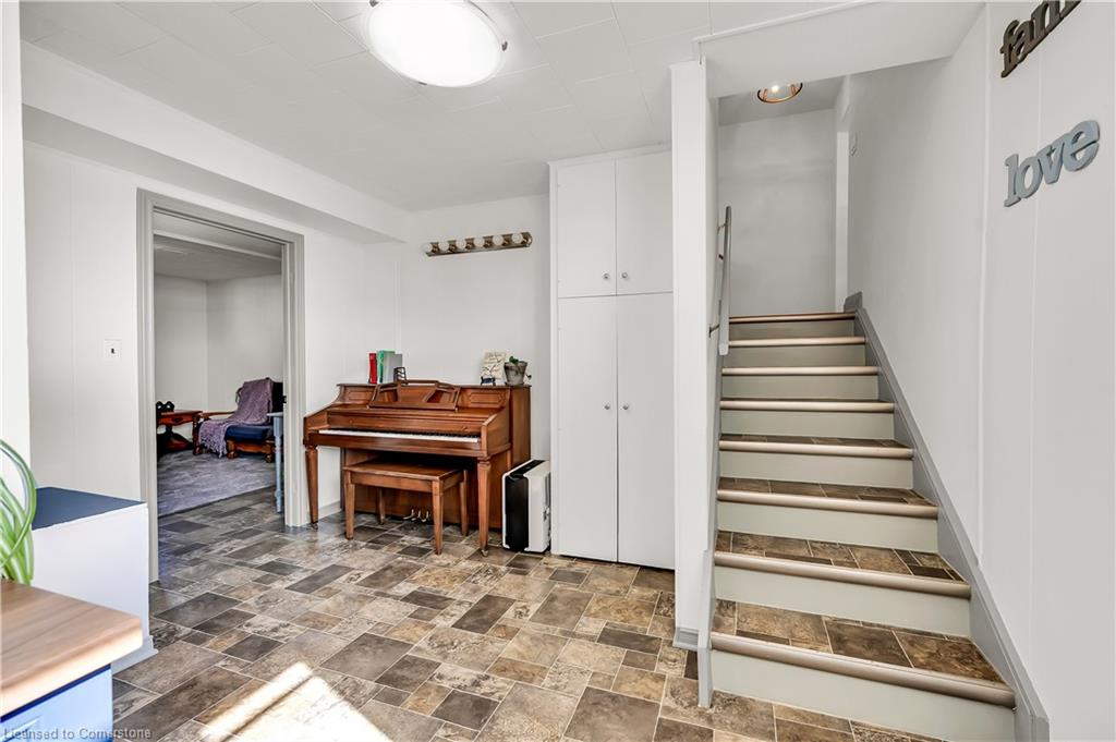 6854 Rainham Road Property Photo 35