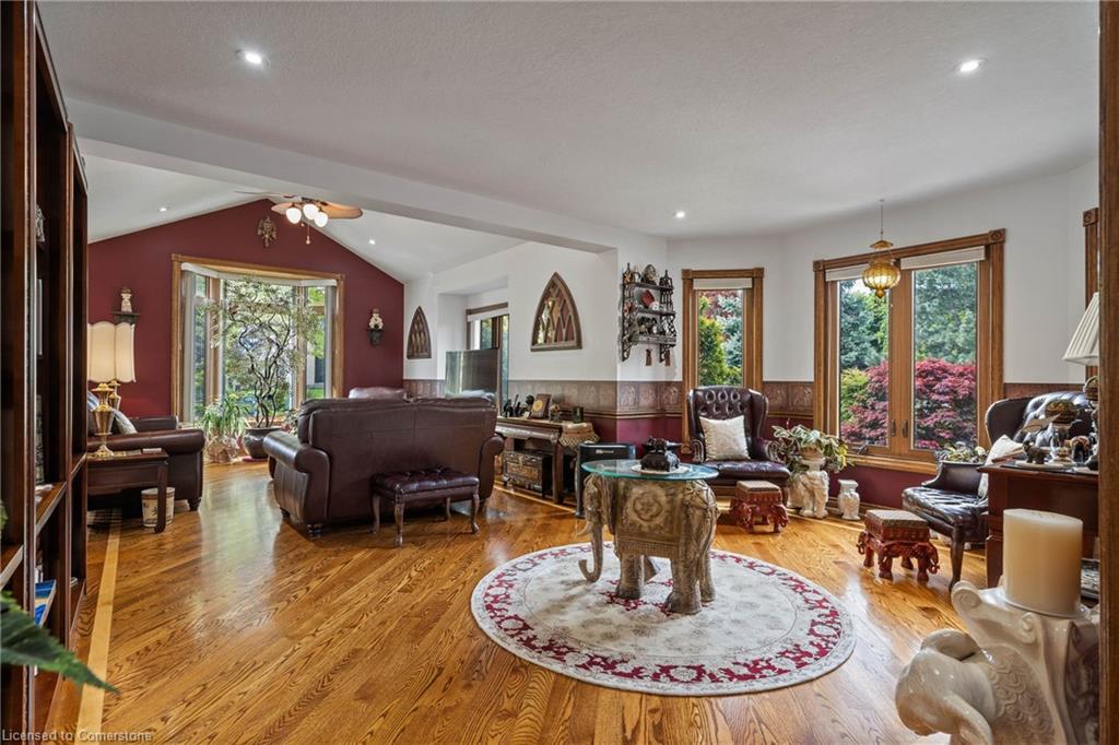 189 Charterhouse Crescent Property Photo 8