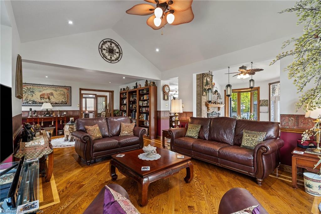 189 Charterhouse Crescent Property Photo 10