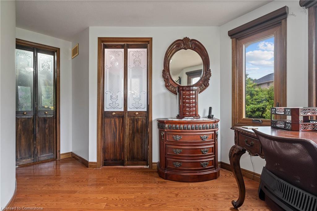 189 Charterhouse Crescent Property Photo 25