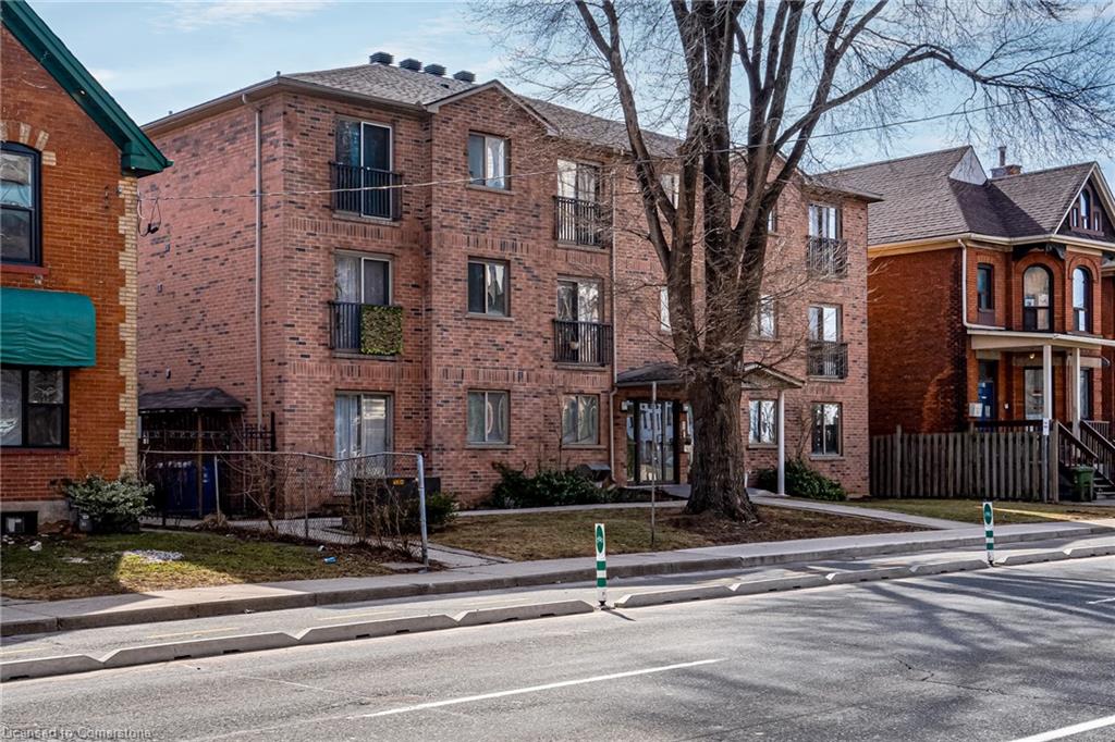 314-28 Victoria Avenue N Property Photo 1