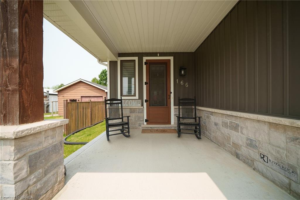 166 King Street Property Photo 2