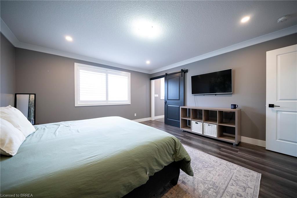 166 King Street Property Photo 15