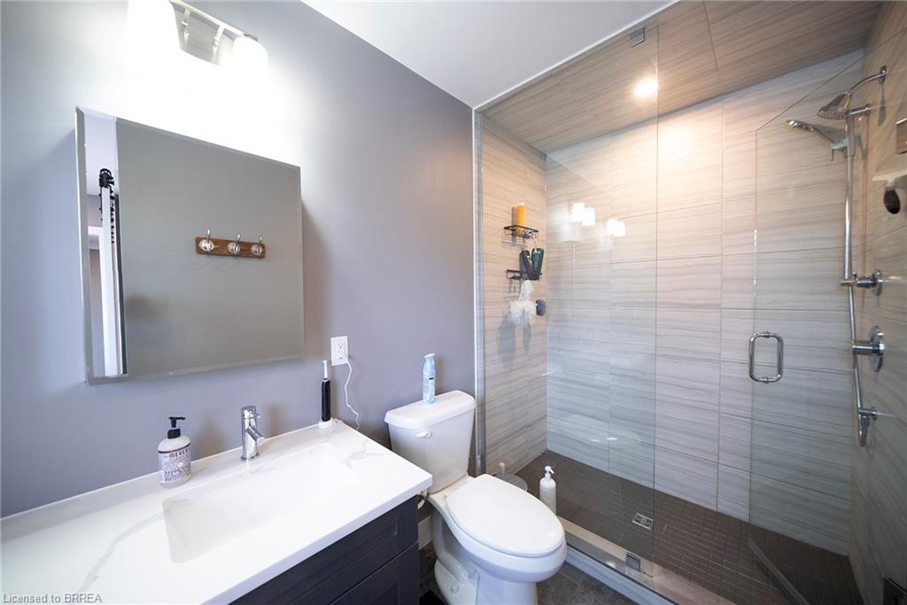 166 King Street Property Photo 17