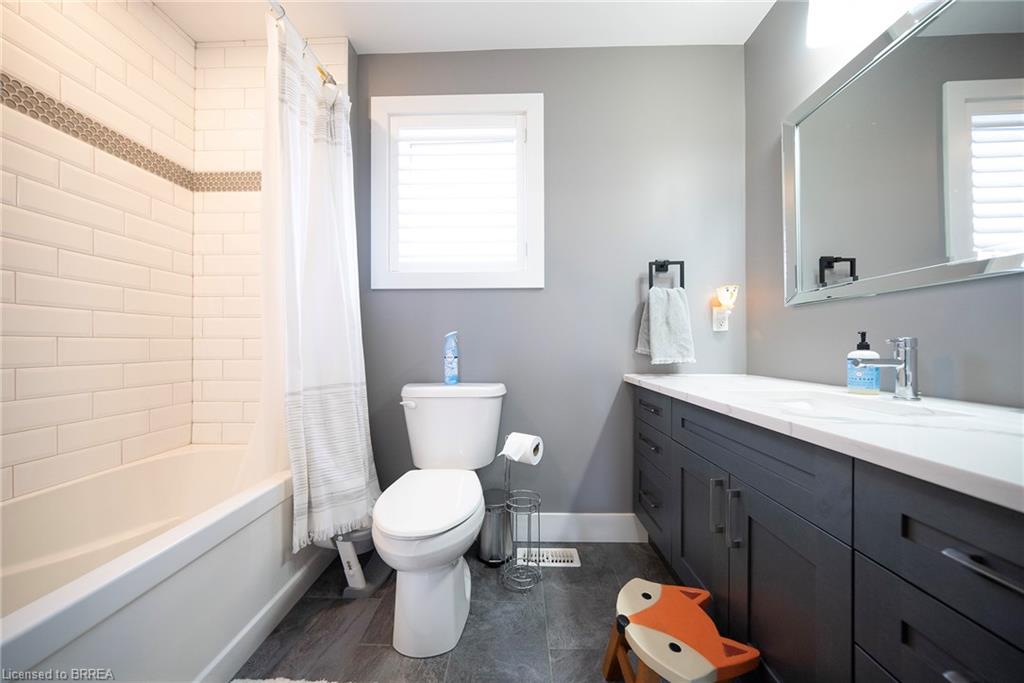 166 King Street Property Photo 21
