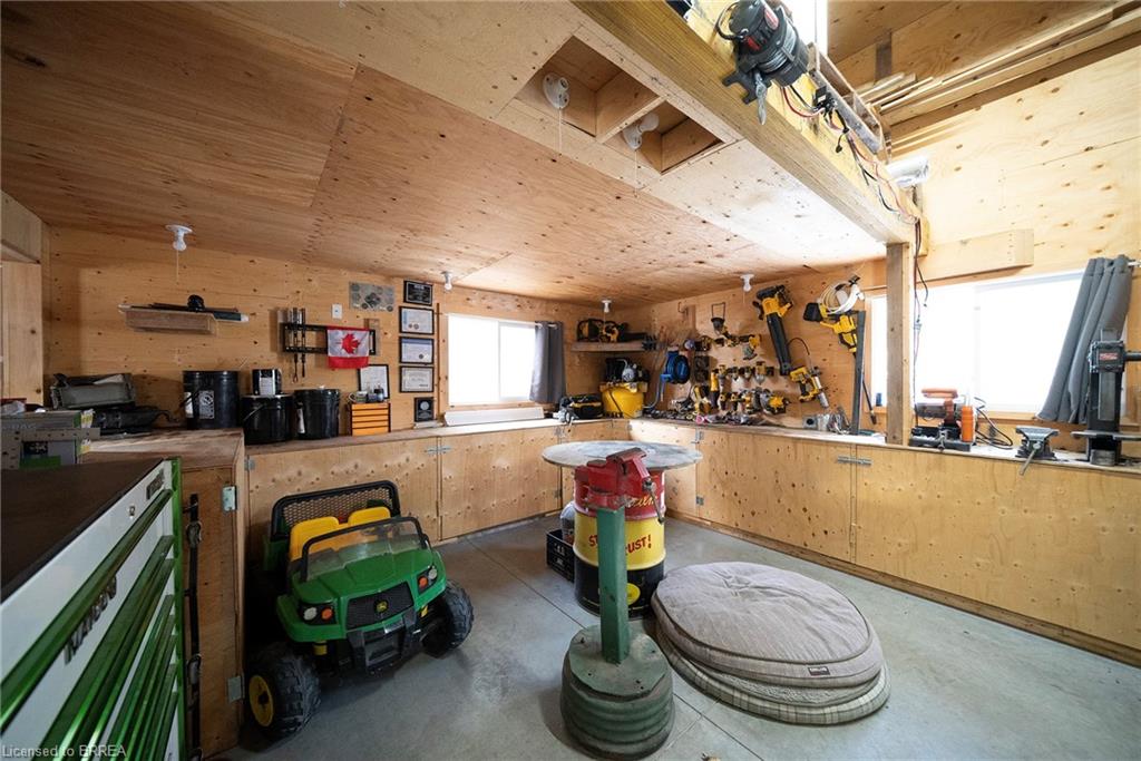 166 King Street Property Photo 37