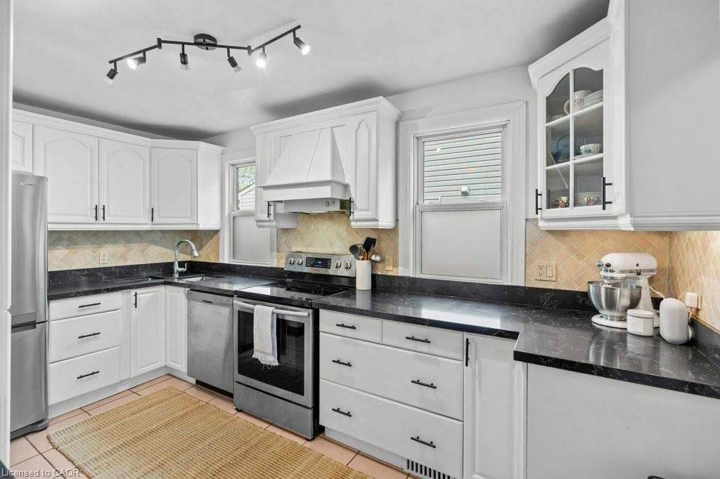 384 Thayer Avenue Property Photo 9