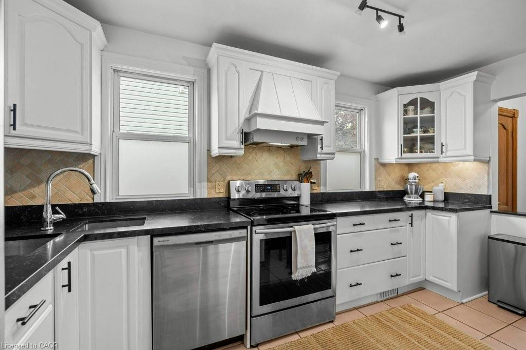 384 Thayer Avenue Property Photo 10