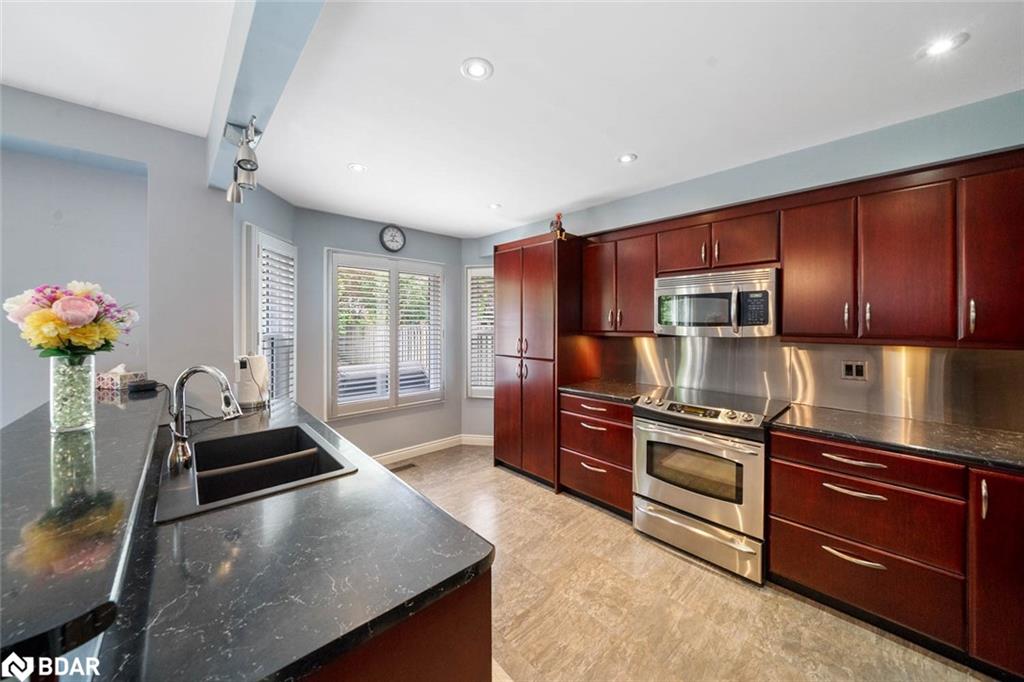 889 White Ash Drive Property Photo 10
