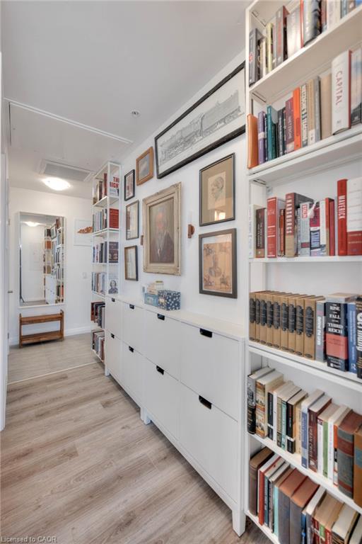 2608-60 Charles Street W Property Photo 6