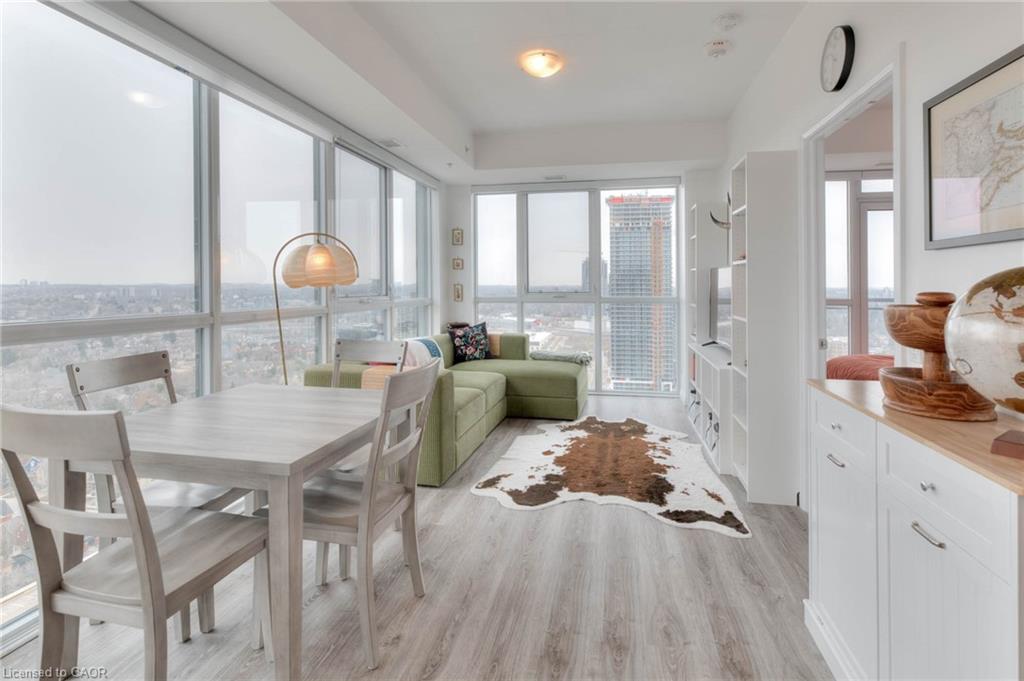 2608-60 Charles Street W Property Photo 12