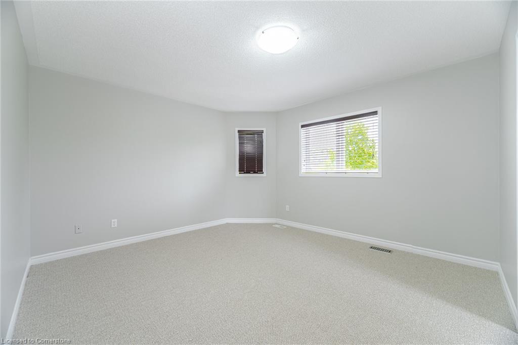 2676 Castle Hill Crescent Property Photo 23
