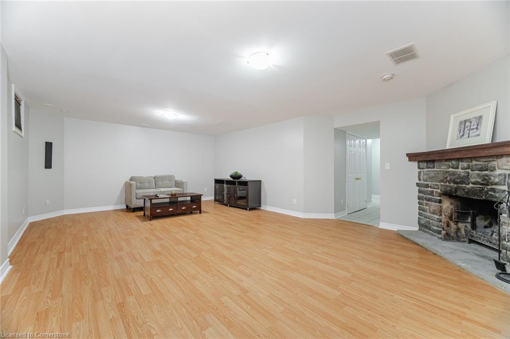 2676 Castle Hill Crescent Property Photo 37