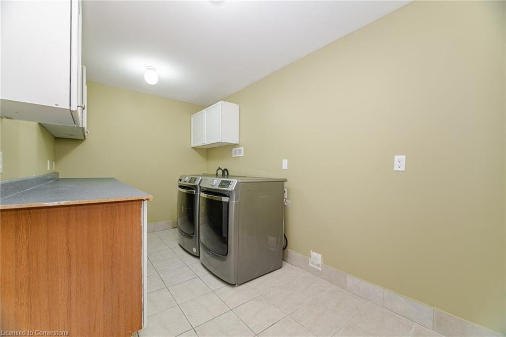 2676 Castle Hill Crescent Property Photo 40
