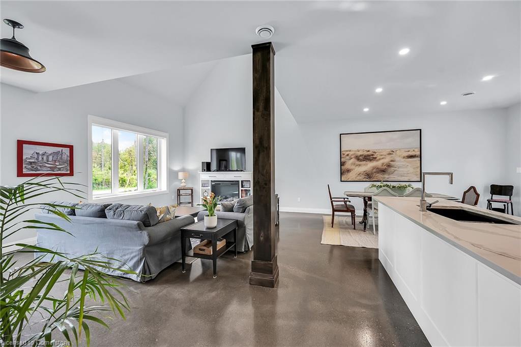 18 Siddall Road Property Photo 4
