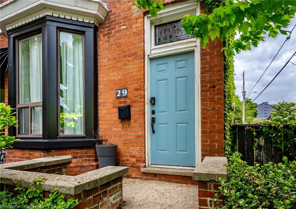 29 Emerald Street N Property Photo 2