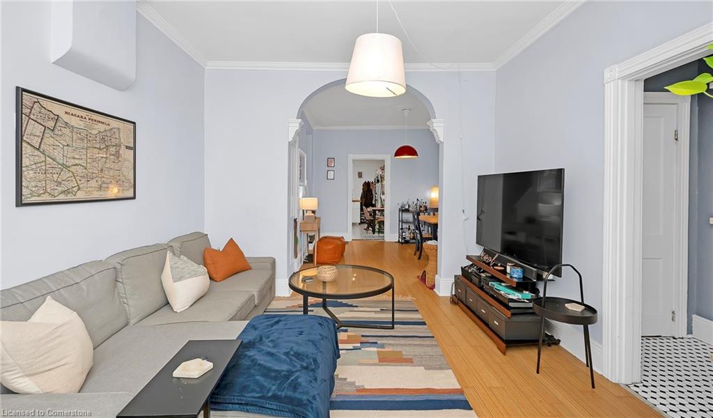 29 Emerald Street N Property Photo 5