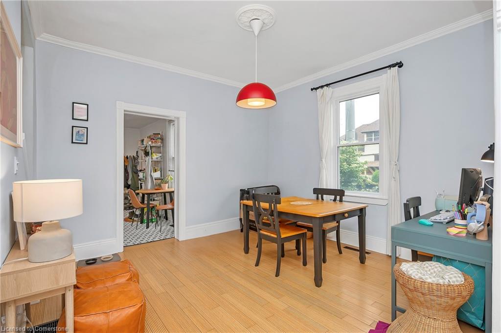 29 Emerald Street N Property Photo 9