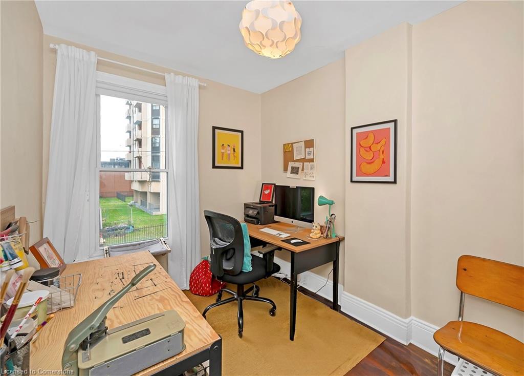 29 Emerald Street N Property Photo 15