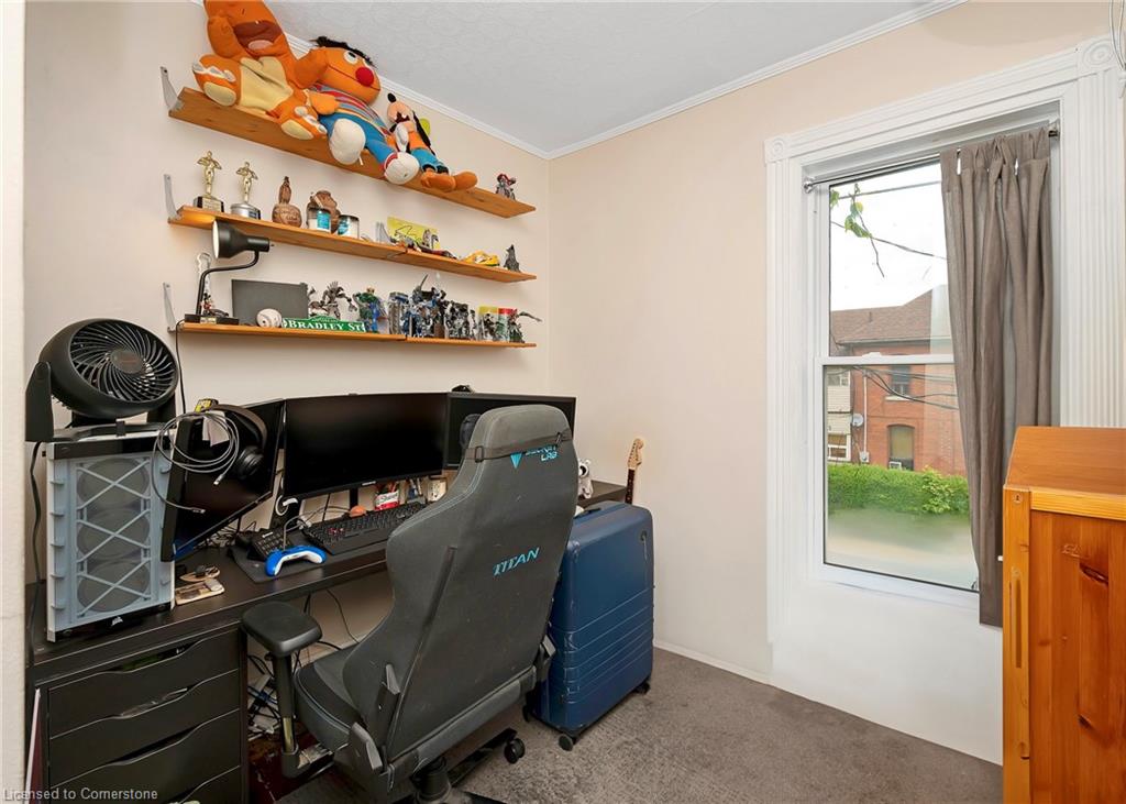 29 Emerald Street N Property Photo 17