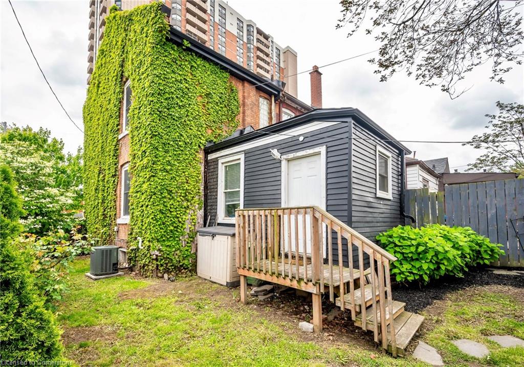 29 Emerald Street N Property Photo 22