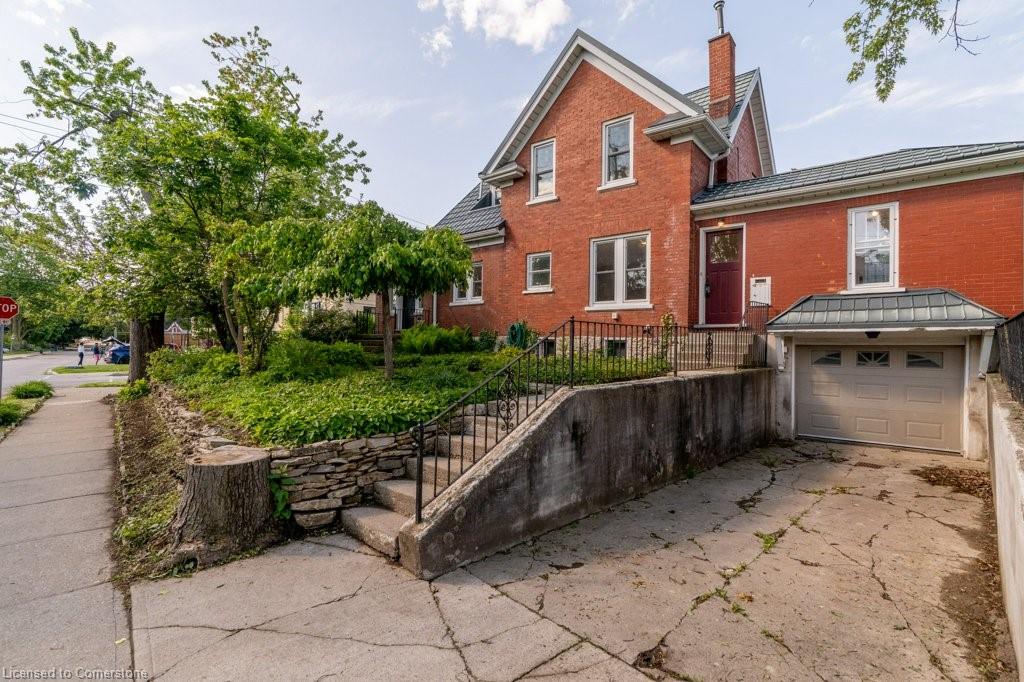 78 Allen Street E Property Photo 5