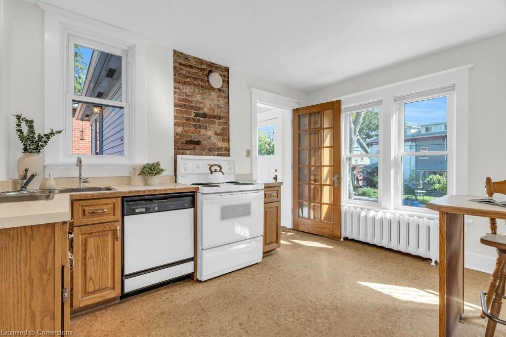 78 Allen Street E Property Photo 21