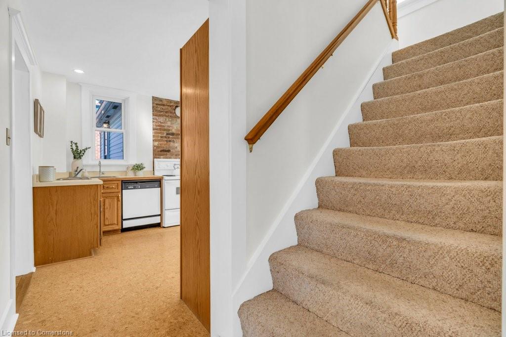 78 Allen Street E Property Photo 25