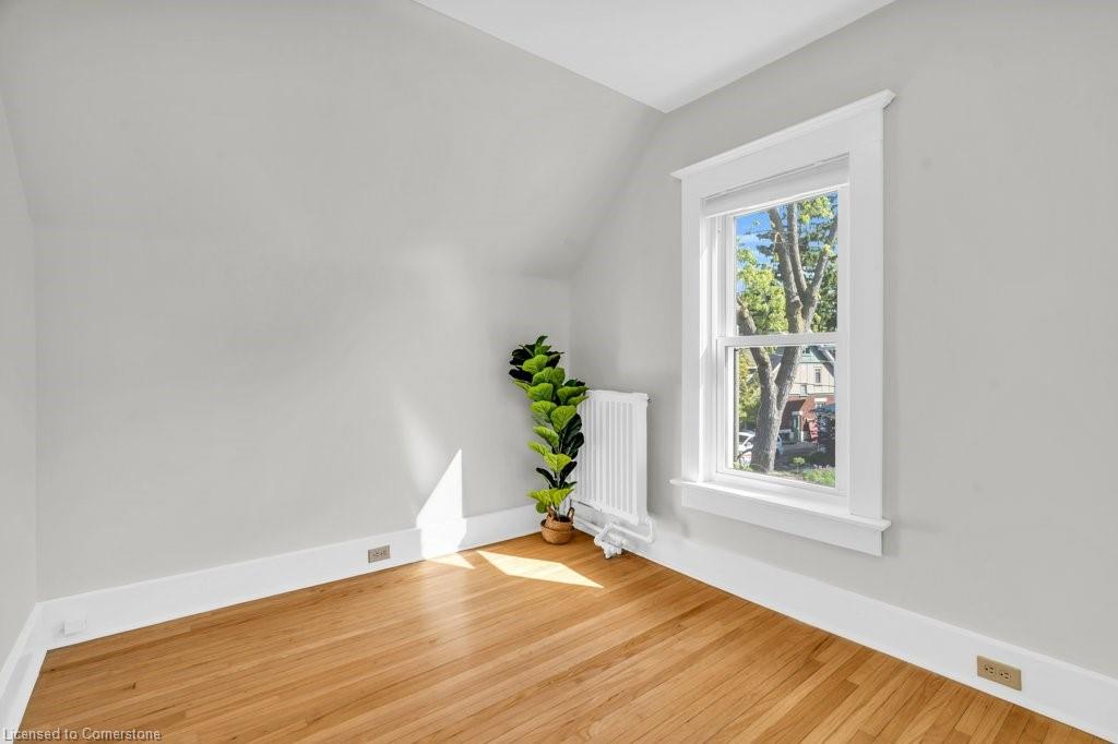 78 Allen Street E Property Photo 27