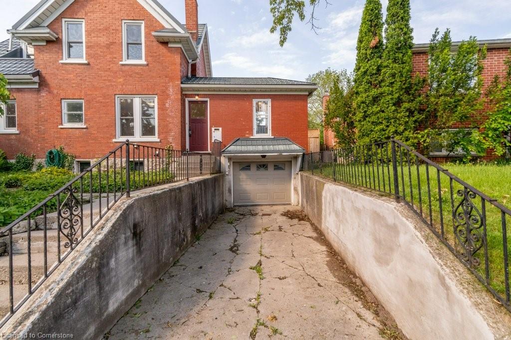 78 Allen Street E Property Photo 35
