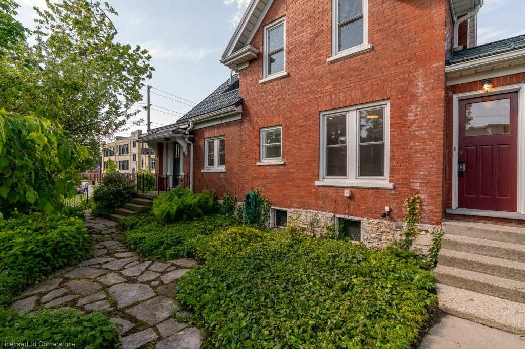 78 Allen Street E Property Photo 36