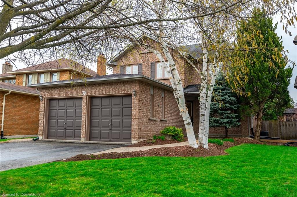 38 Fellowes Crescent Property Photo 1